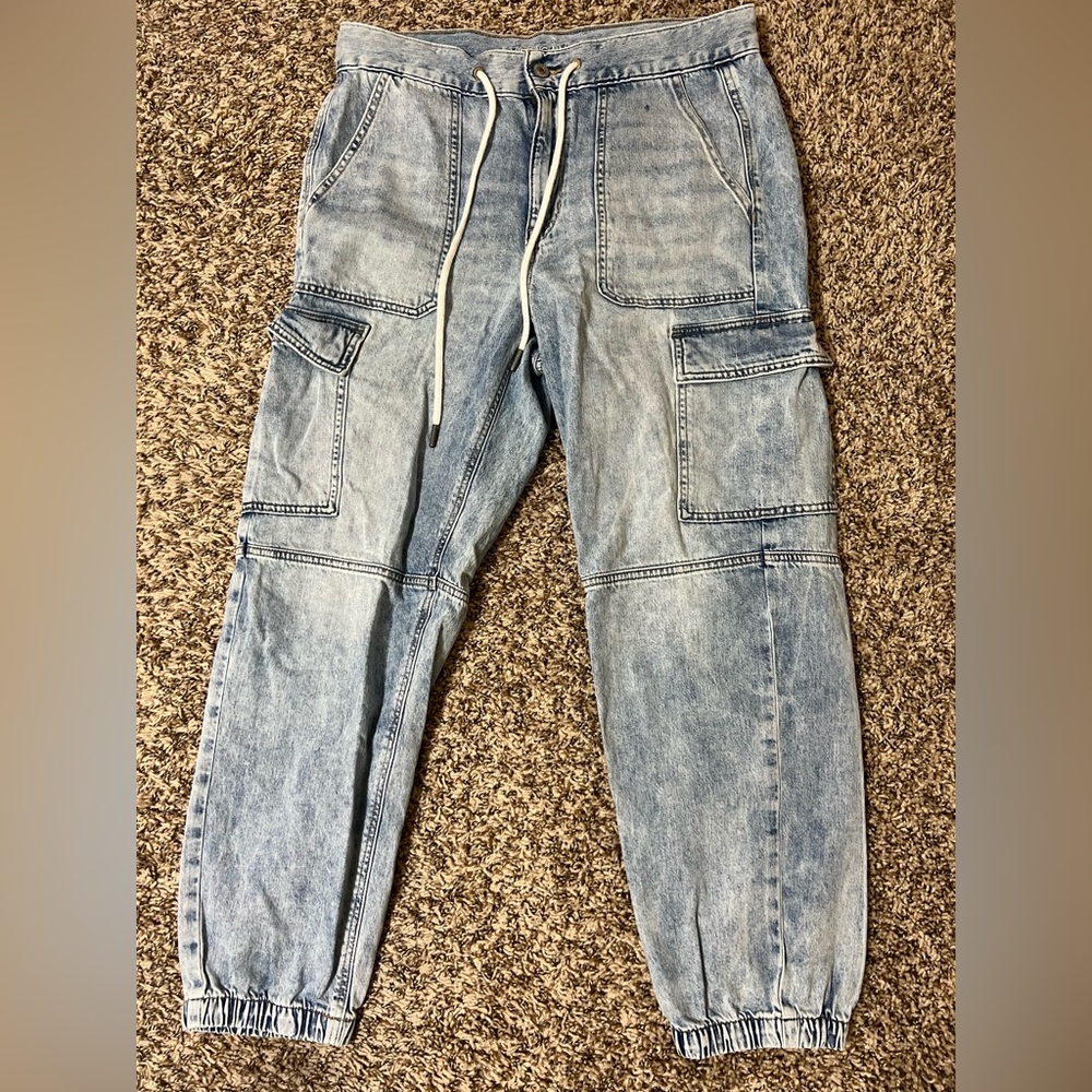 WOMENS AMERICAN EAGLE JEANS